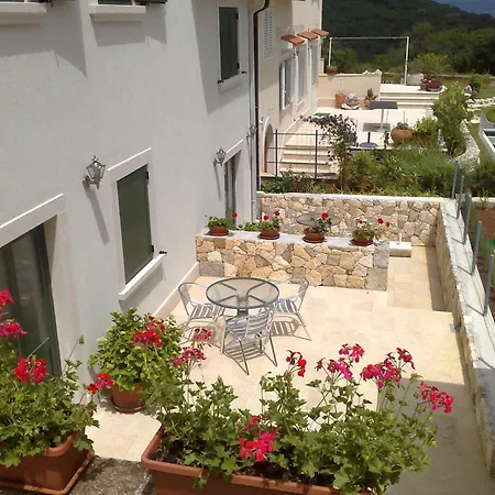 Apartments Villa Ina Brsec Exterior photo