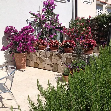 Apartments Villa Ina Brsec Exterior photo